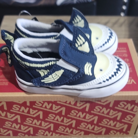 (SOLD) Vans Toddler Size 5 New! - Picture 2 of 5